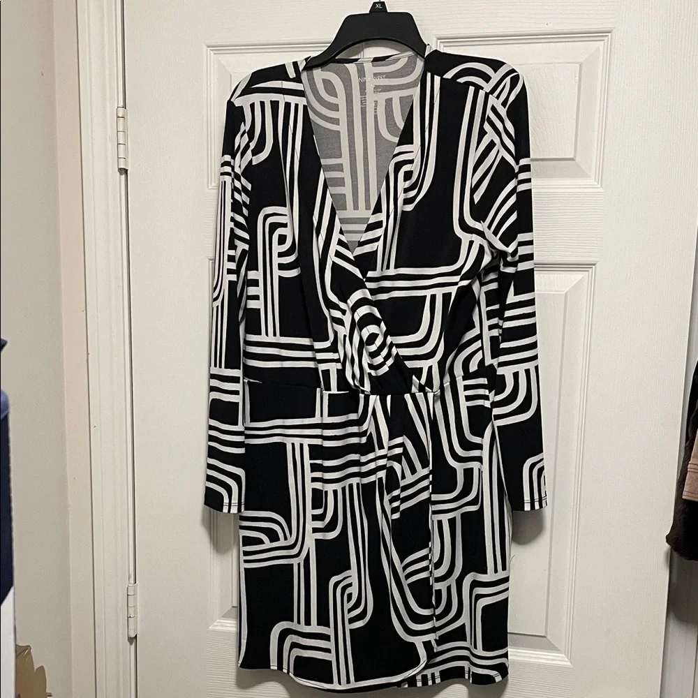 2/$20 Nine West XL Faux Wrap Black/White Dress Professional Sexy stretchy EUC - Picture 1 of 9